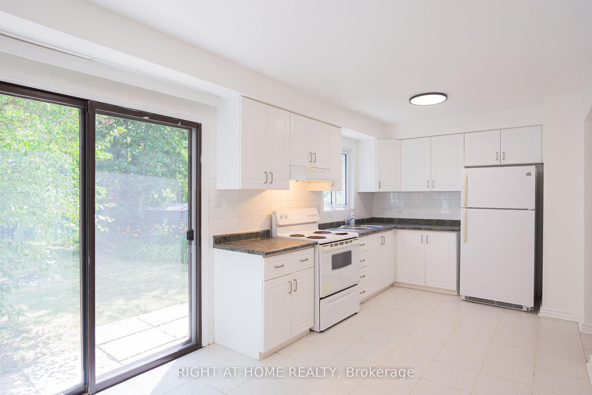 Photo 13 of 278 Risebrough Circuit, Markham, Milliken Mills West — HOMEH