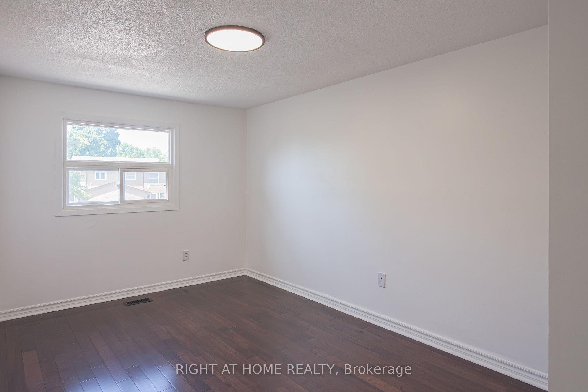Photo 17 of 278 Risebrough Circuit, Markham, Milliken Mills West — HOMEH