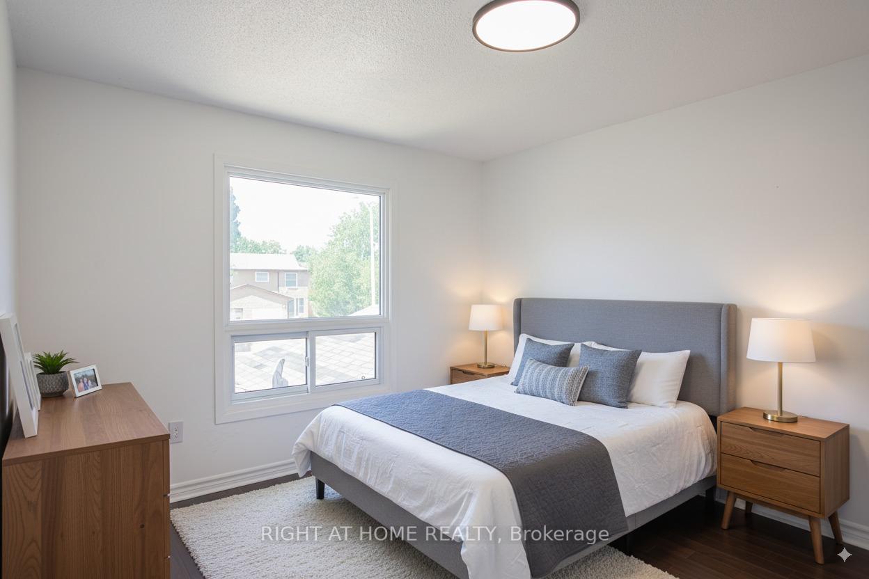Photo 18 of 278 Risebrough Circuit, Markham, Milliken Mills West — HOMEH