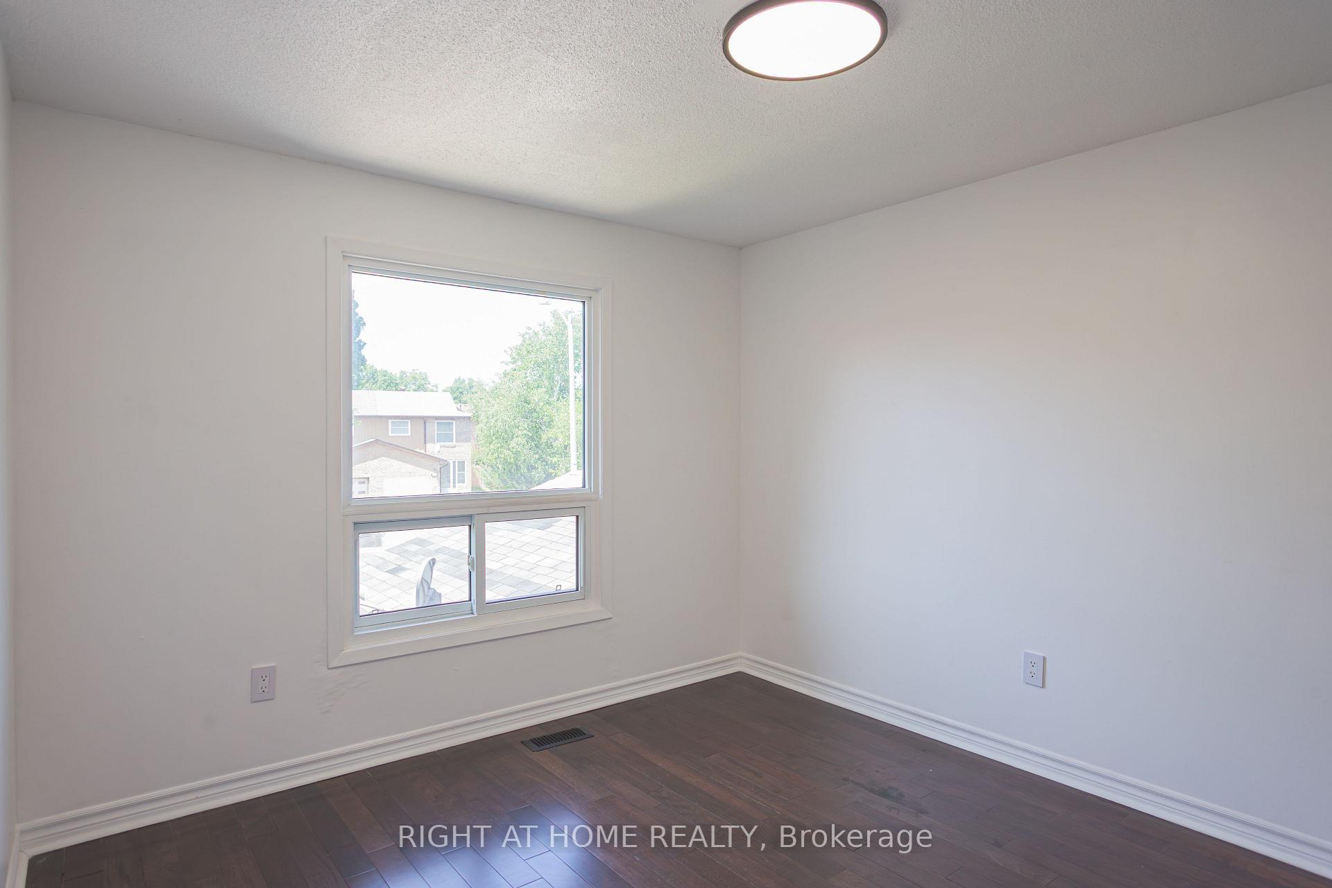 Photo 19 of 278 Risebrough Circuit, Markham, Milliken Mills West — HOMEH