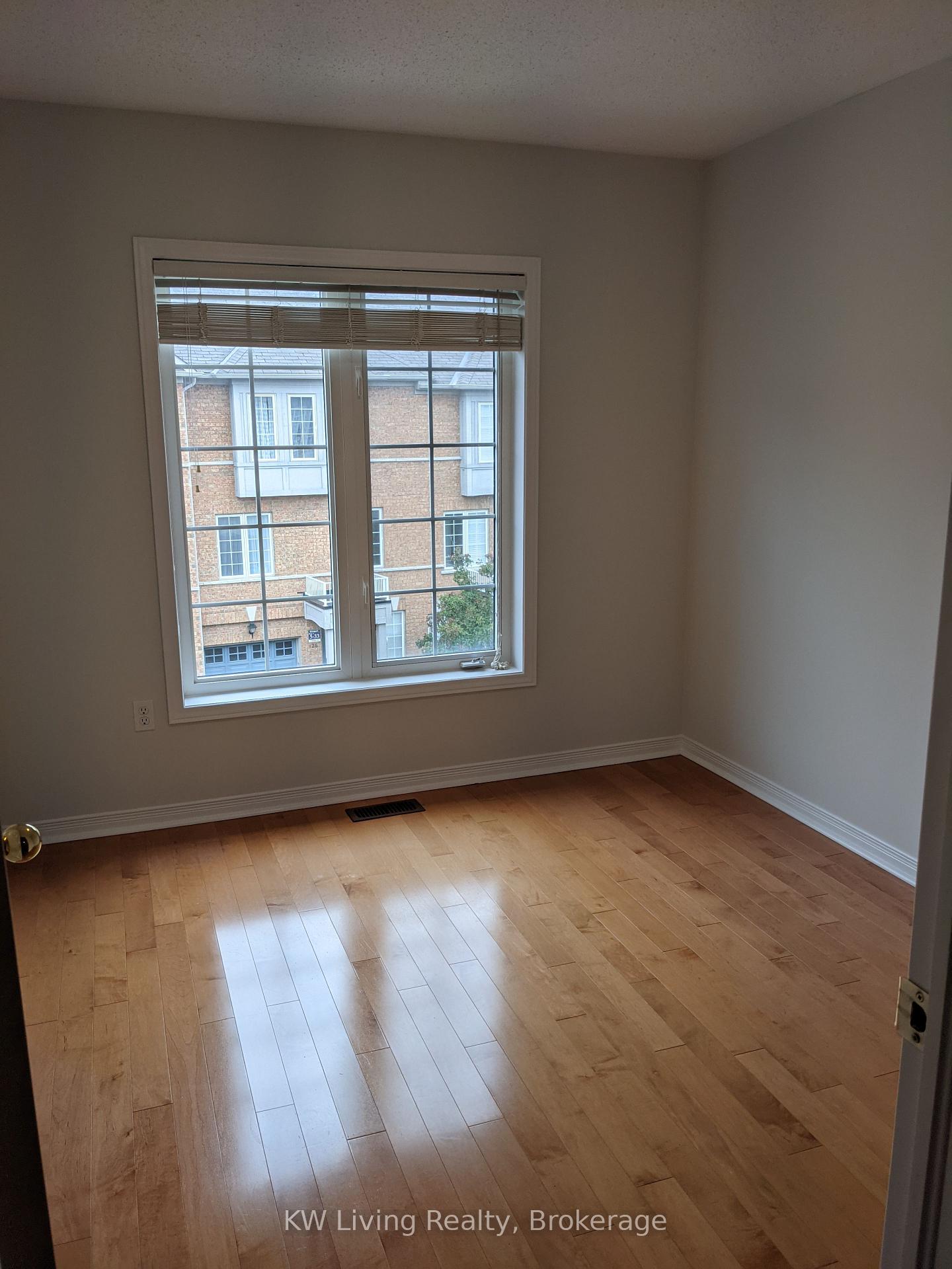 Photo 3 of 25 Warrington Way, Markham, Berczy — HOMEH