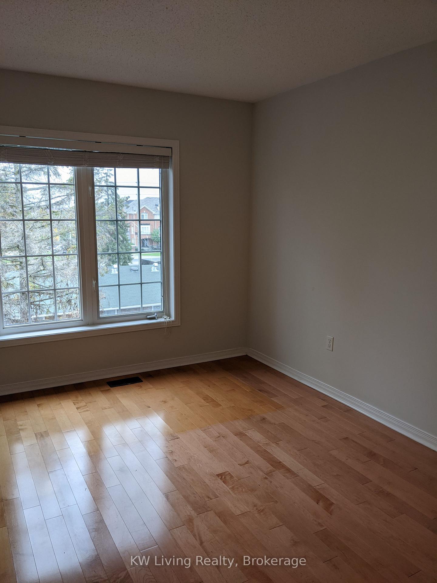Photo 4 of 25 Warrington Way, Markham, Berczy — HOMEH