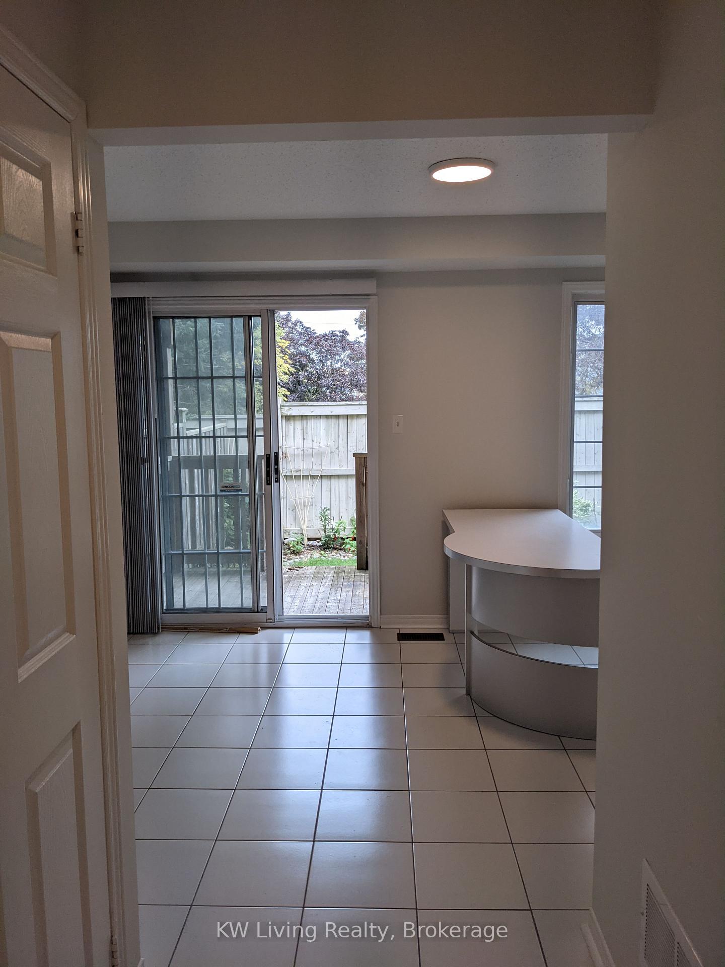 Photo 8 of 25 Warrington Way, Markham, Berczy — HOMEH