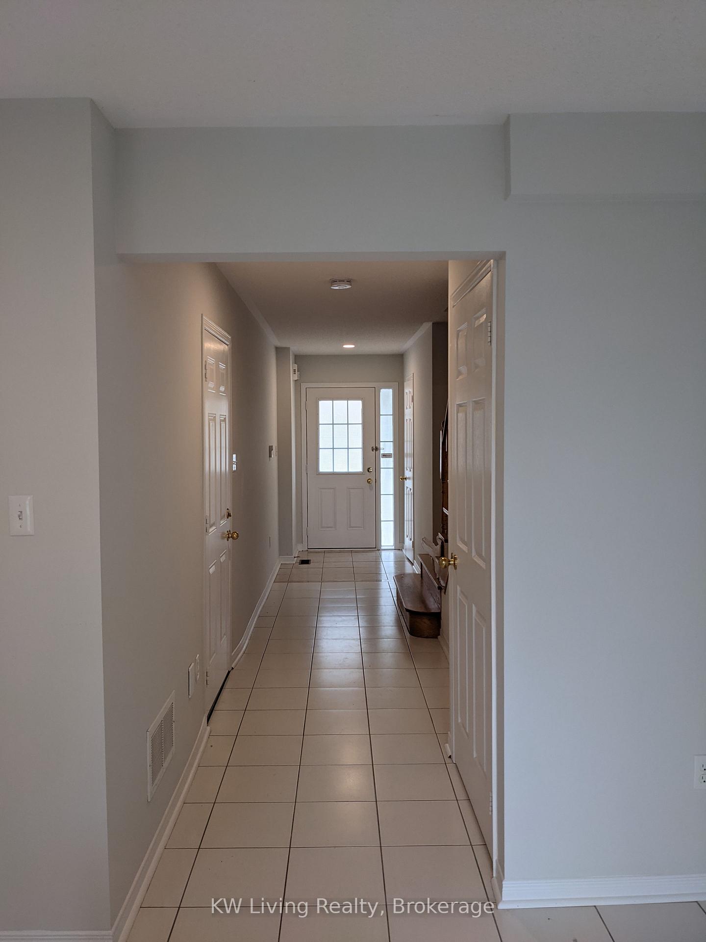 Photo 9 of 25 Warrington Way, Markham, Berczy — HOMEH
