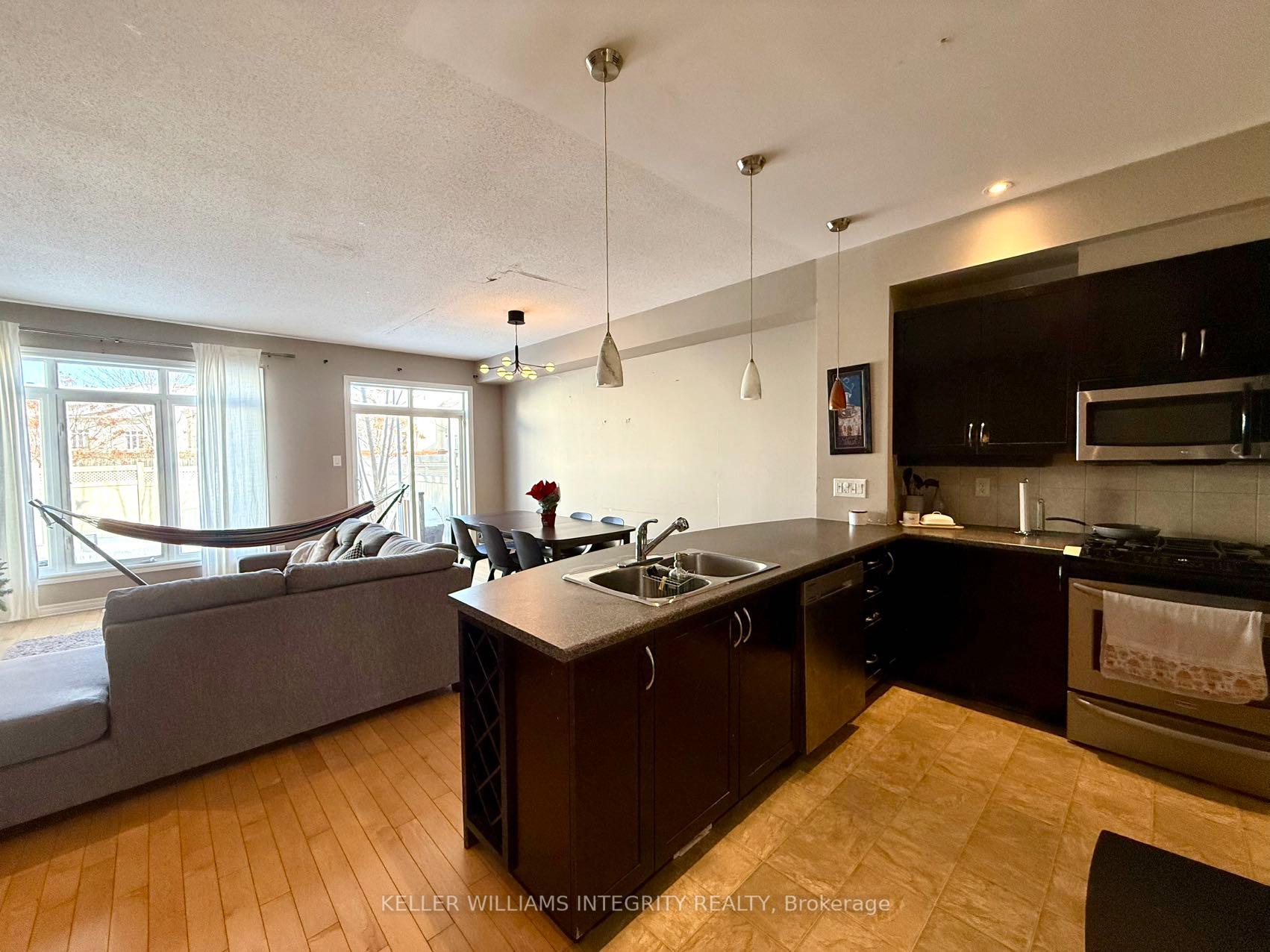 Photo 7 of 298 Waymark Crescent, Ottawa, Kanata - Emerald Meadows/Trailwest — HOMEH