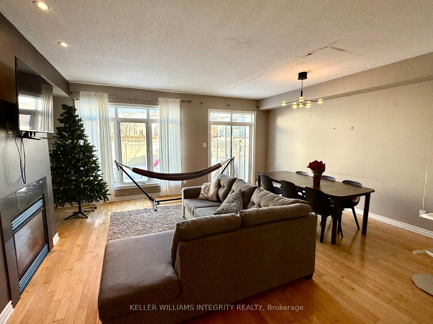 Photo 10 of 298 Waymark Crescent, Ottawa, Kanata - Emerald Meadows/Trailwest — HOMEH