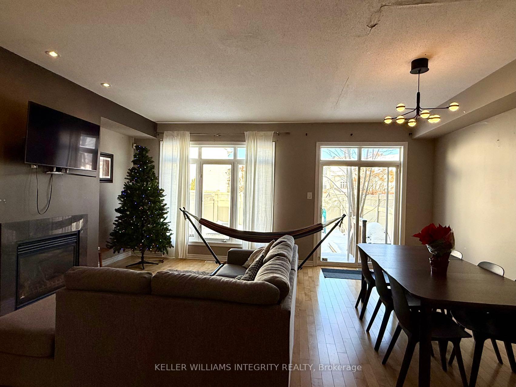 Photo 11 of 298 Waymark Crescent, Ottawa, Kanata - Emerald Meadows/Trailwest — HOMEH