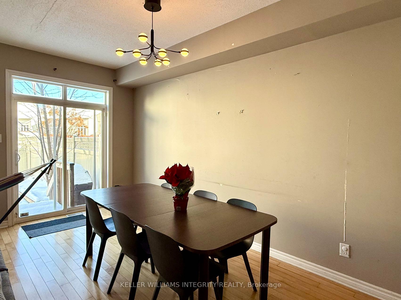 Photo 12 of 298 Waymark Crescent, Ottawa, Kanata - Emerald Meadows/Trailwest — HOMEH