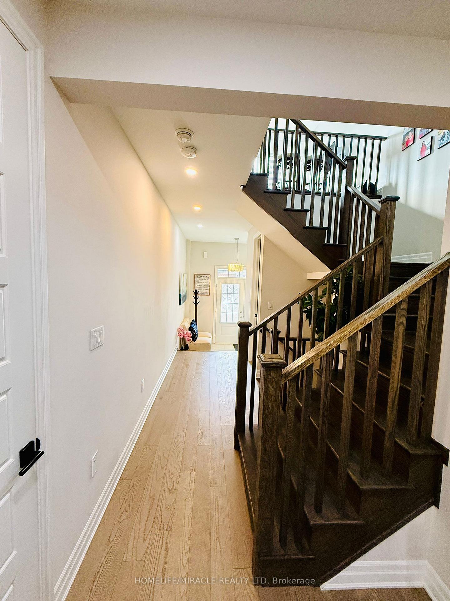 Photo 4 of Unit Upper, 1257 Muskoka Heights, Milton, Bowes — HOMEH