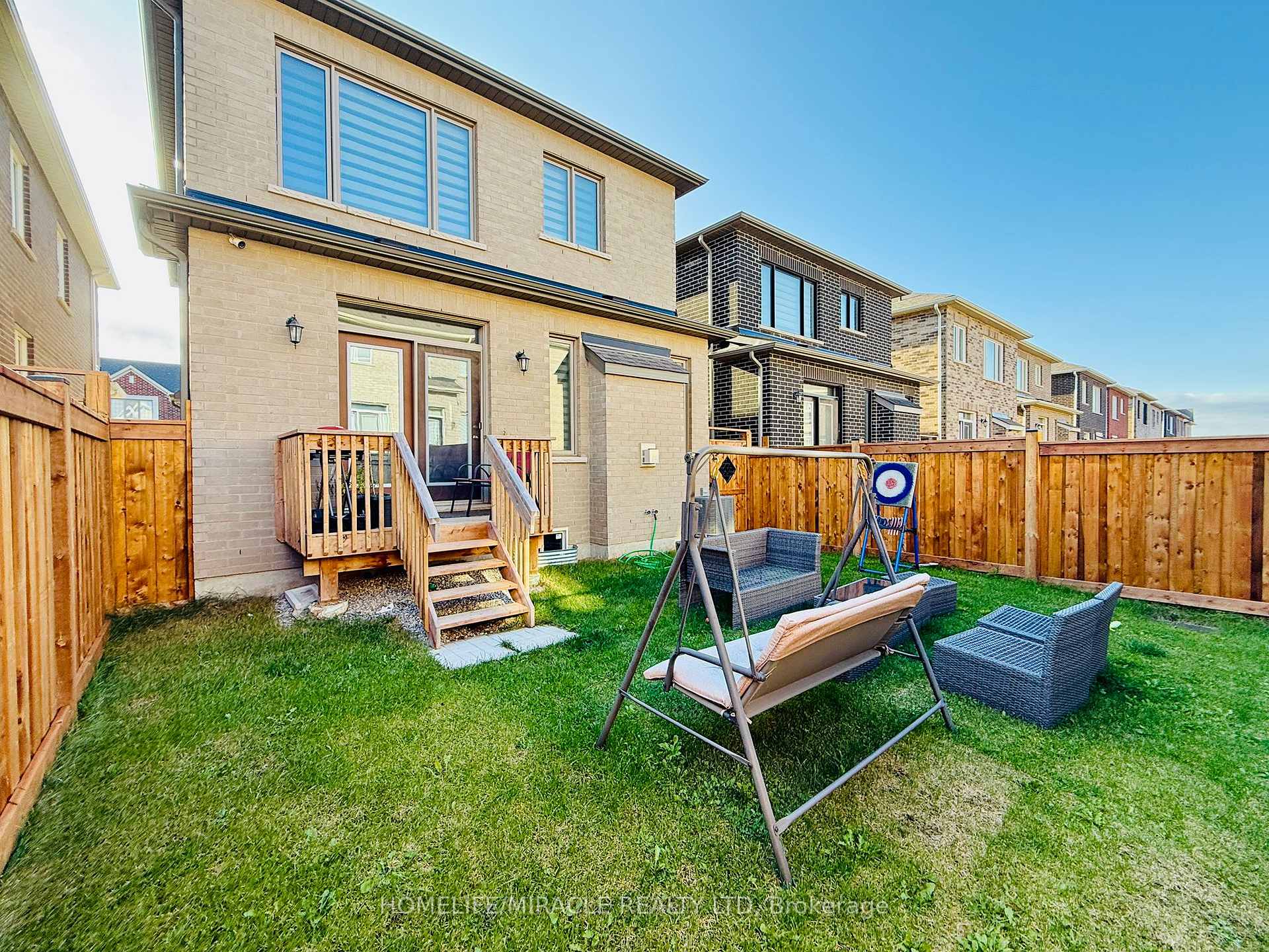 Photo 32 of Unit Upper, 1257 Muskoka Heights, Milton, Bowes — HOMEH
