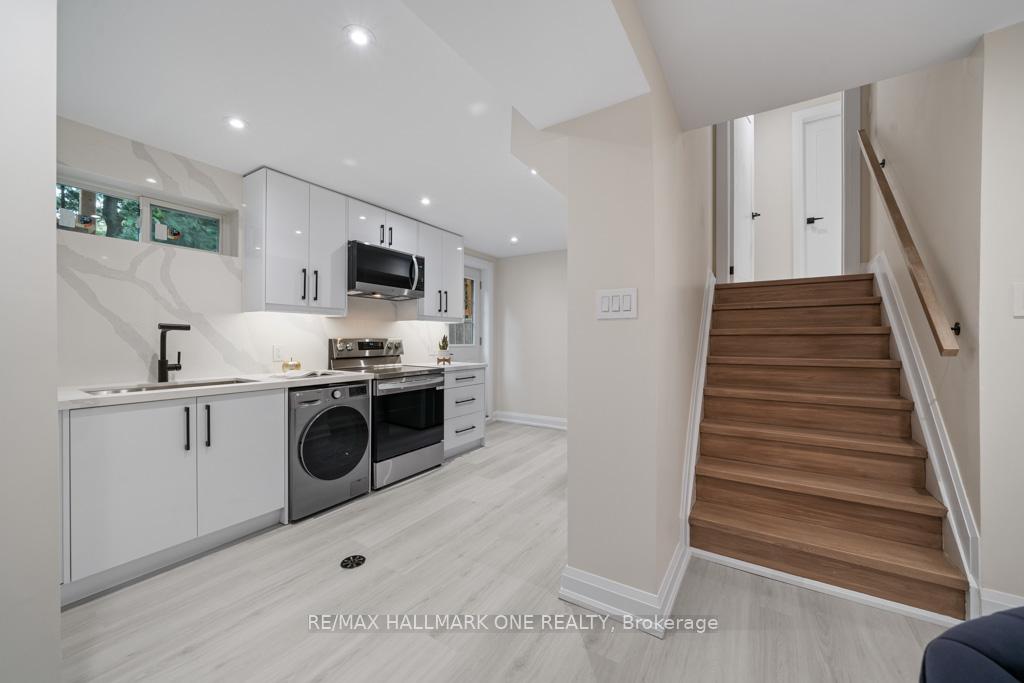 Photo 33 of 48 Normark Drive, Markham, Royal Orchard — HOMEH