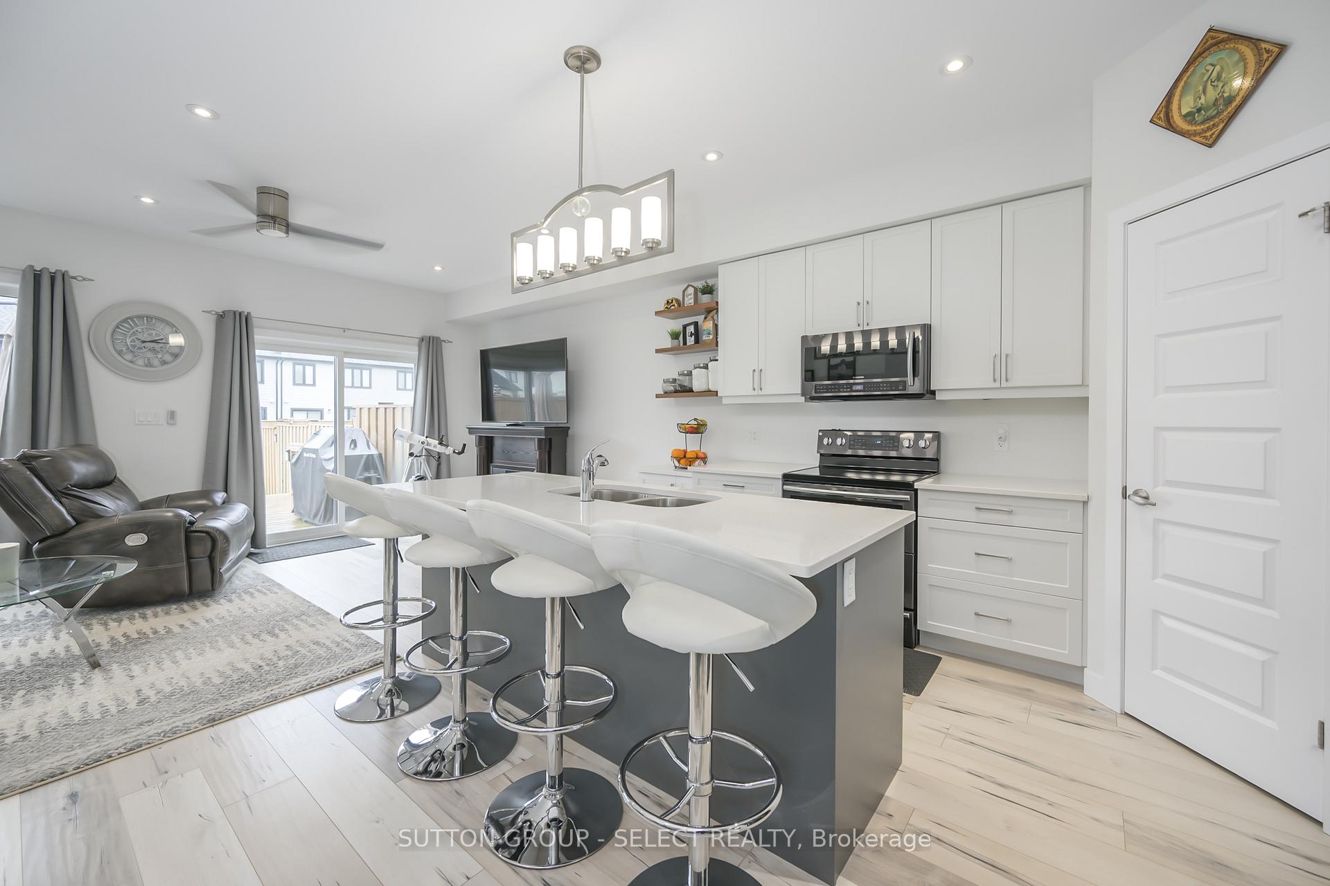 Photo 9 of 204 Doan Drive, Middlesex Centre, Komoka — HOMEH
