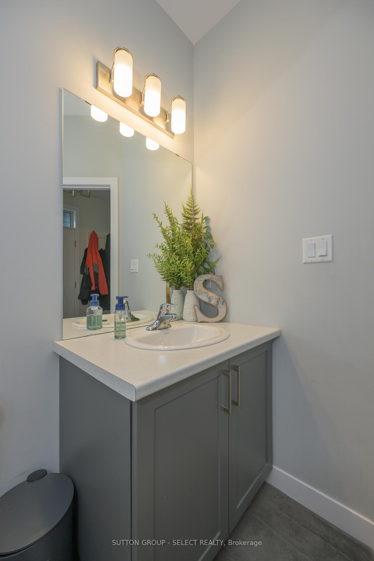 Photo 12 of 204 Doan Drive, Middlesex Centre, Komoka — HOMEH