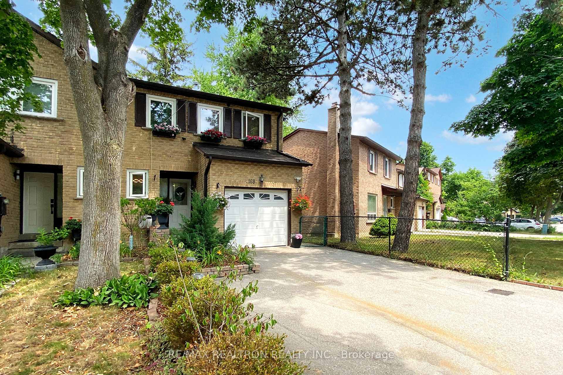 Front of 168 Cottonwood Court