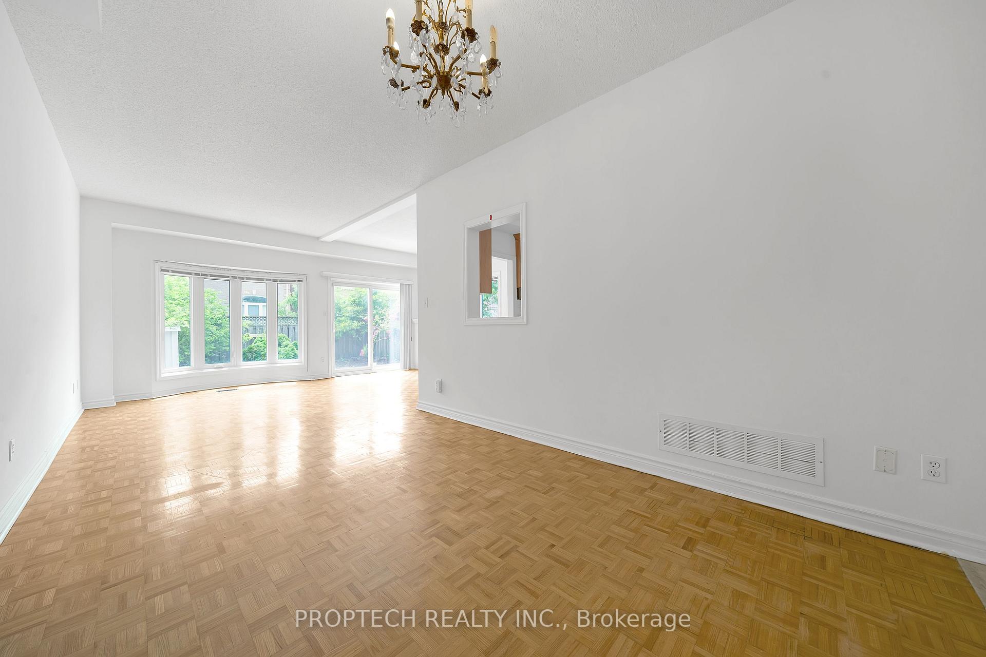 Photo 3 of 170 Milliken Meadows Drive, Markham, Milliken Mills West — HOMEH