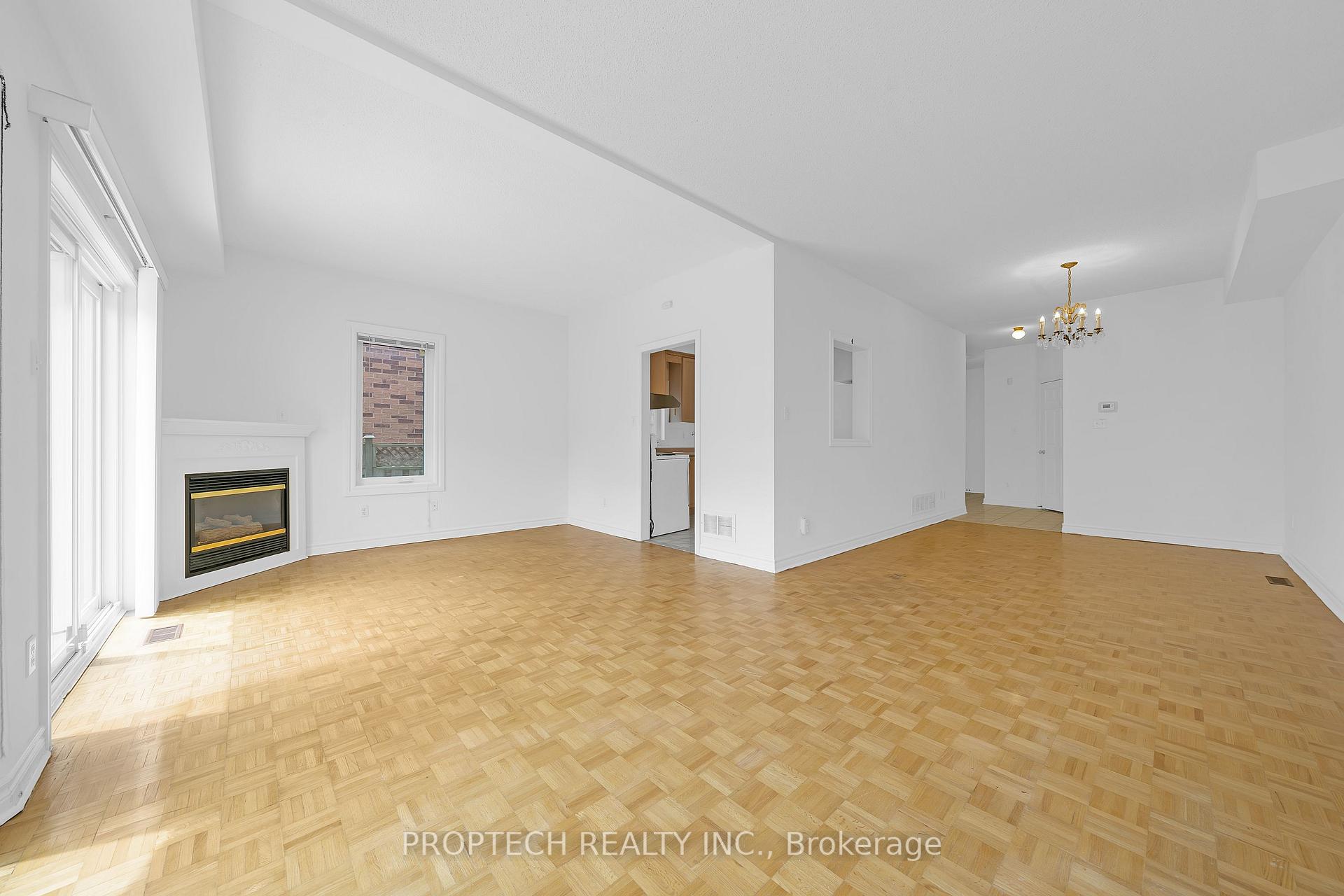 Photo 5 of 170 Milliken Meadows Drive, Markham, Milliken Mills West — HOMEH