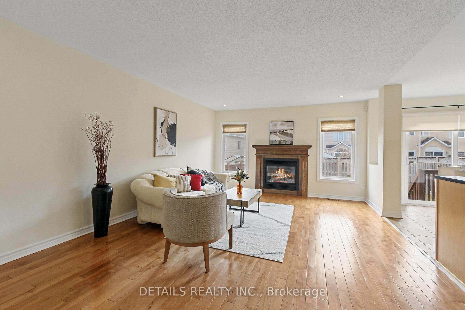 Photo 3 of 404 Abbeydale Circle, Ottawa, Kanata - Morgan's Grant/South March — HOMEH