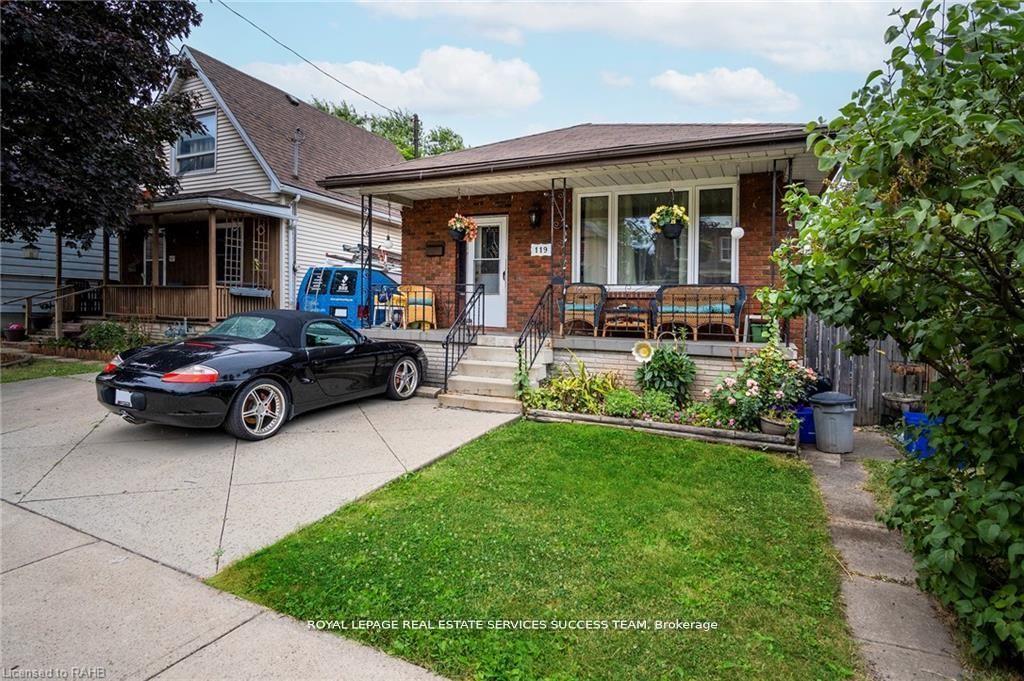 Photo 13 of Unit Upper, 119 Avondale Street, Hamilton, Crown Point — HOMEH