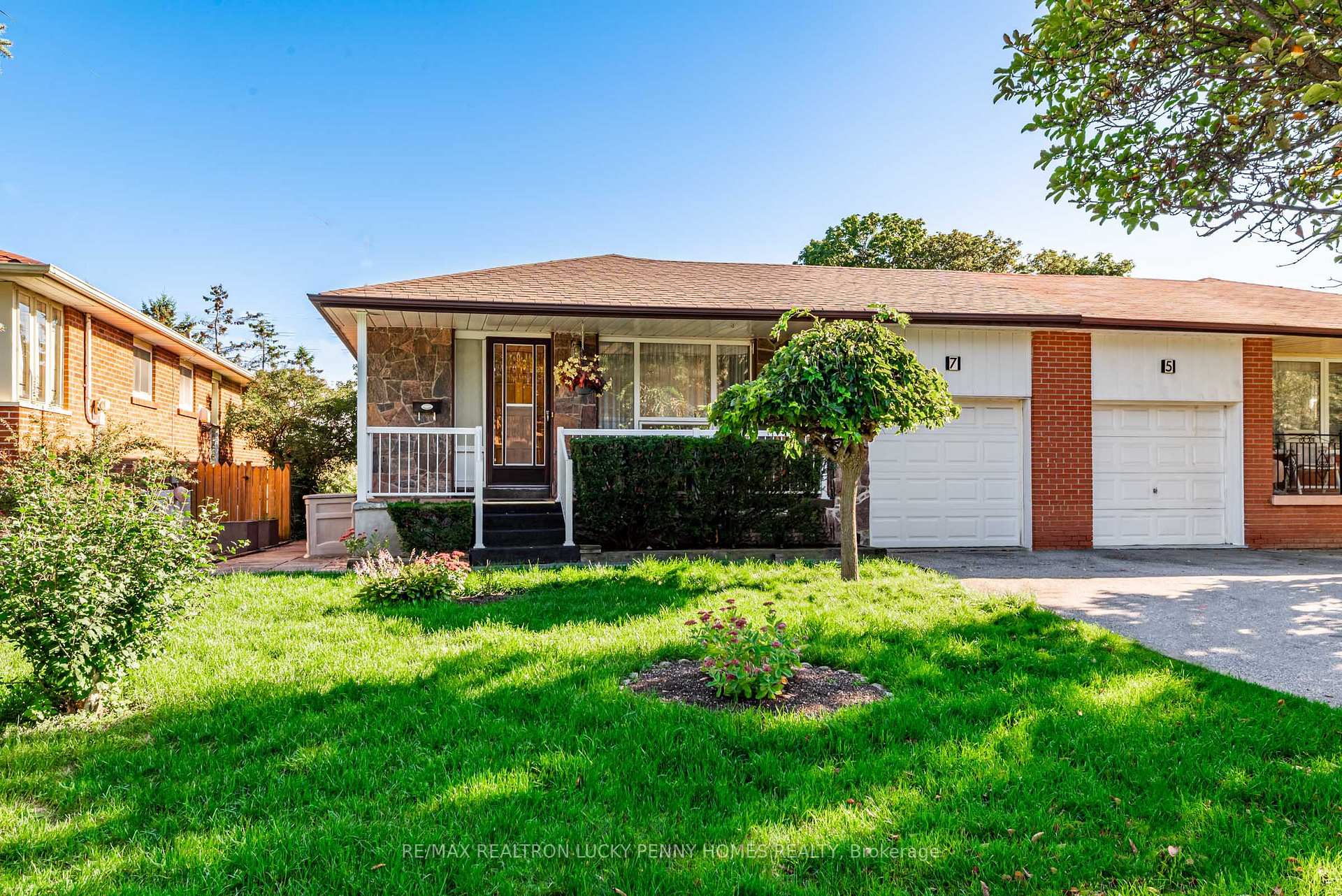 Photo 1 of 7 Friar Tuck Road, Markham, Bullock — HOMEH