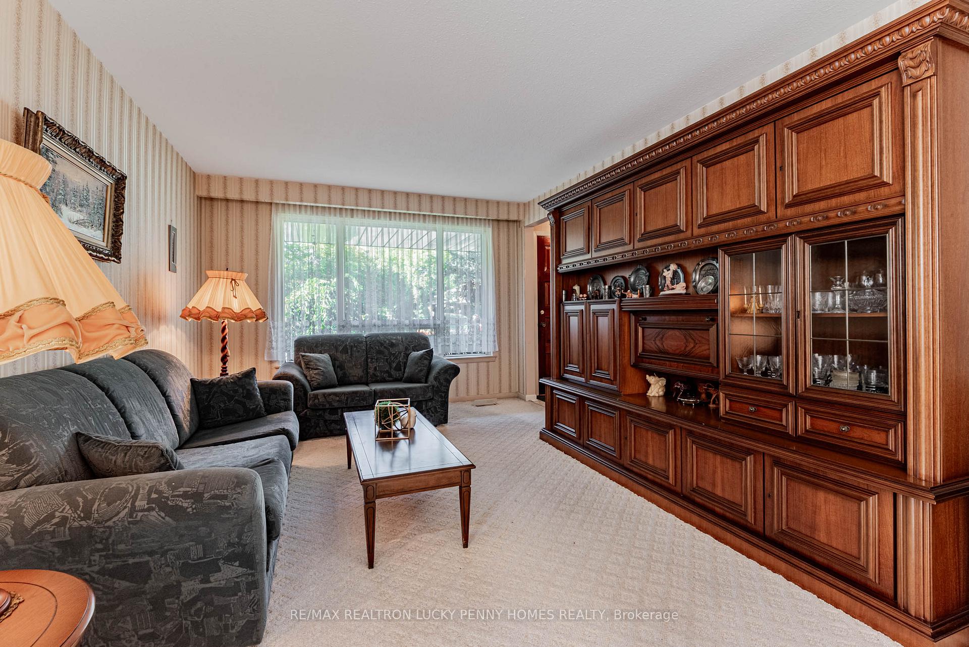 Photo 4 of 7 Friar Tuck Road, Markham, Bullock — HOMEH