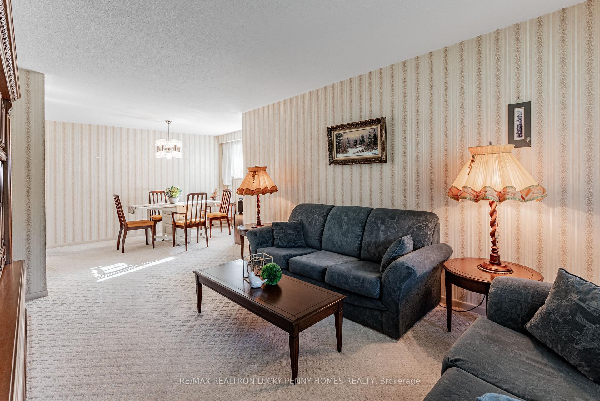 Photo 5 of 7 Friar Tuck Road, Markham, Bullock — HOMEH