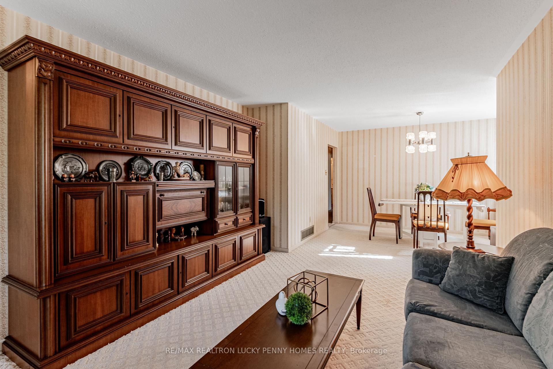 Photo 6 of 7 Friar Tuck Road, Markham, Bullock — HOMEH