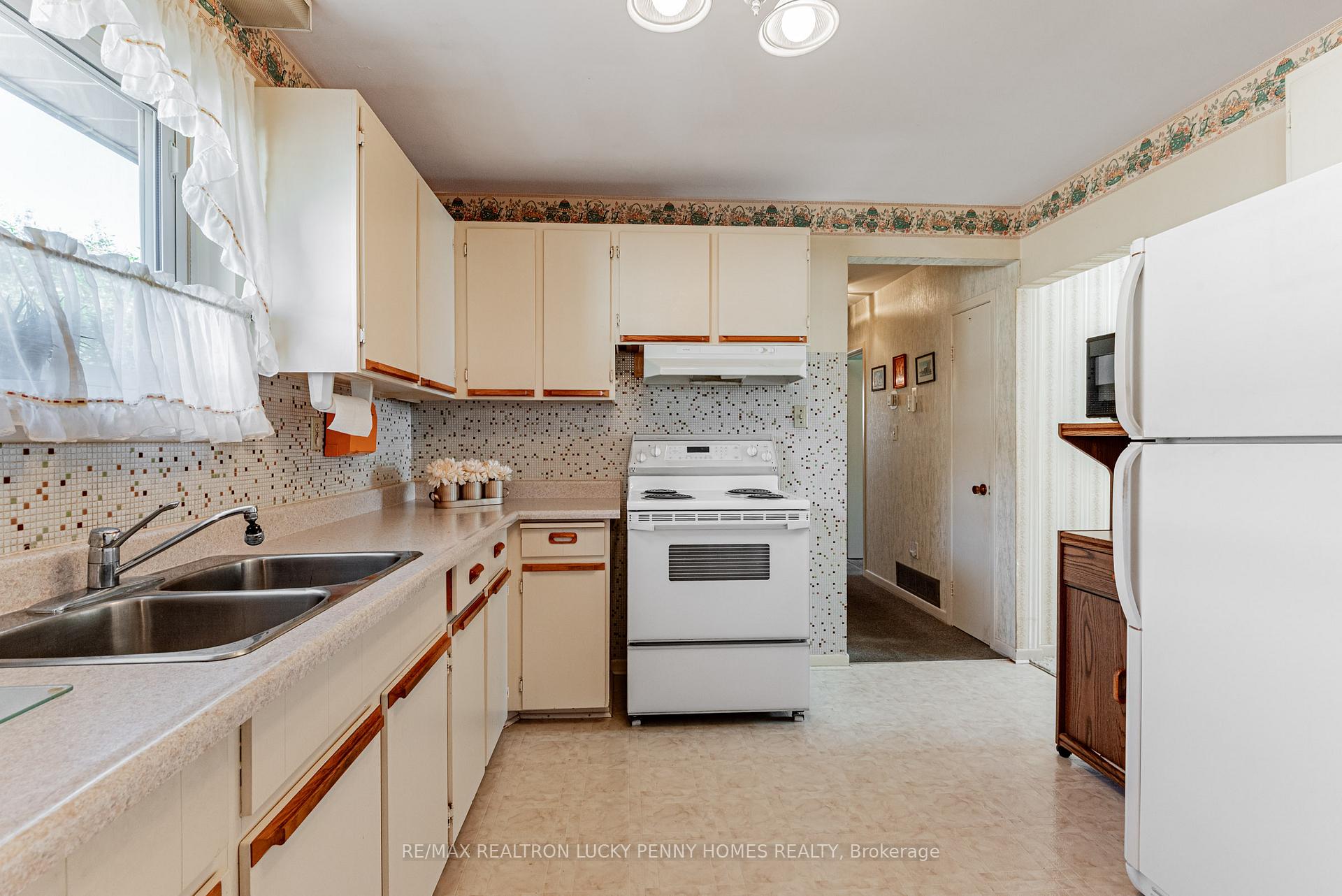 Photo 10 of 7 Friar Tuck Road, Markham, Bullock — HOMEH