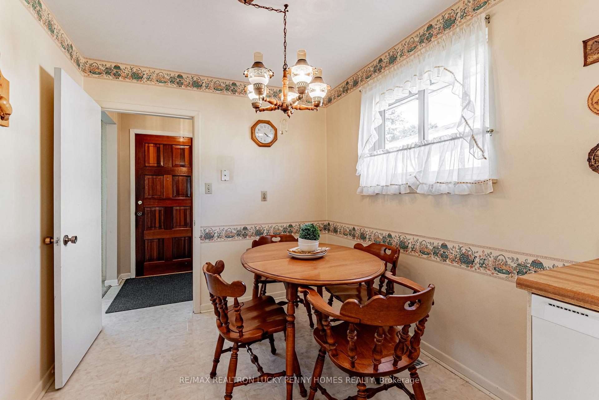 Photo 11 of 7 Friar Tuck Road, Markham, Bullock — HOMEH