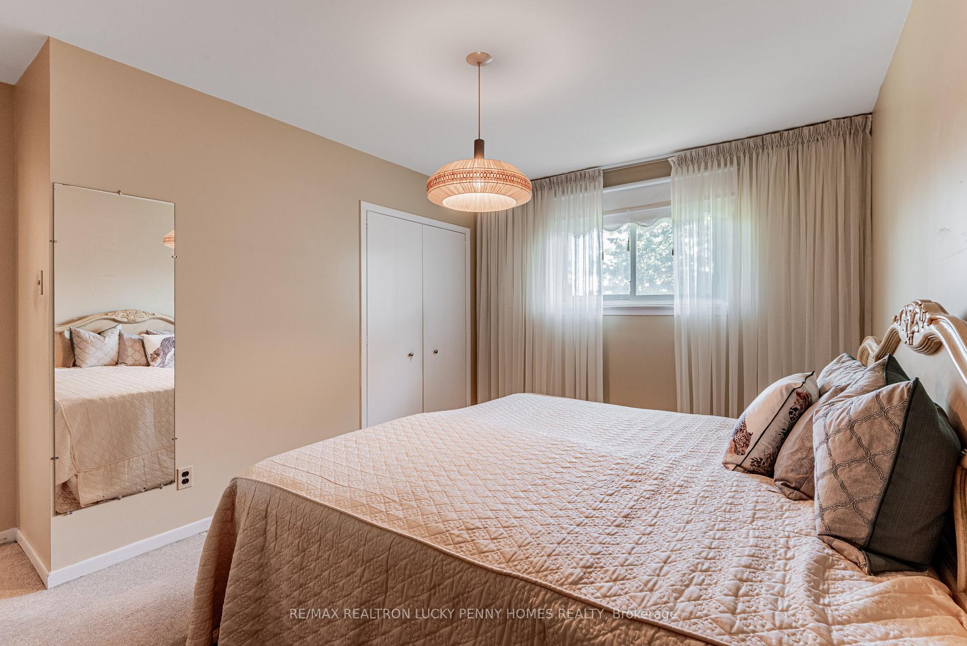 Photo 14 of 7 Friar Tuck Road, Markham, Bullock — HOMEH