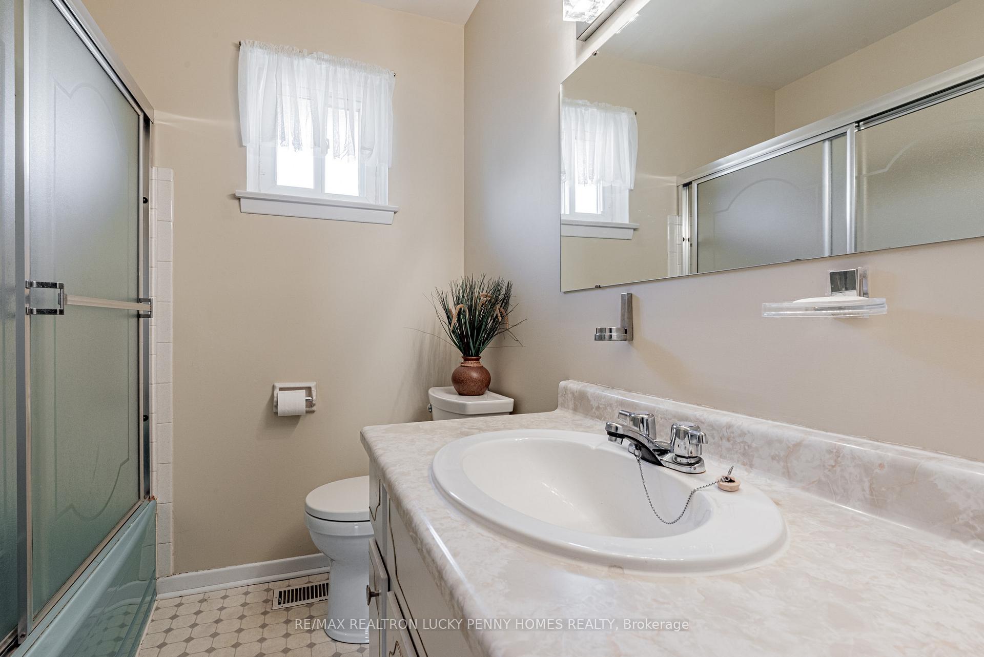 Photo 17 of 7 Friar Tuck Road, Markham, Bullock — HOMEH