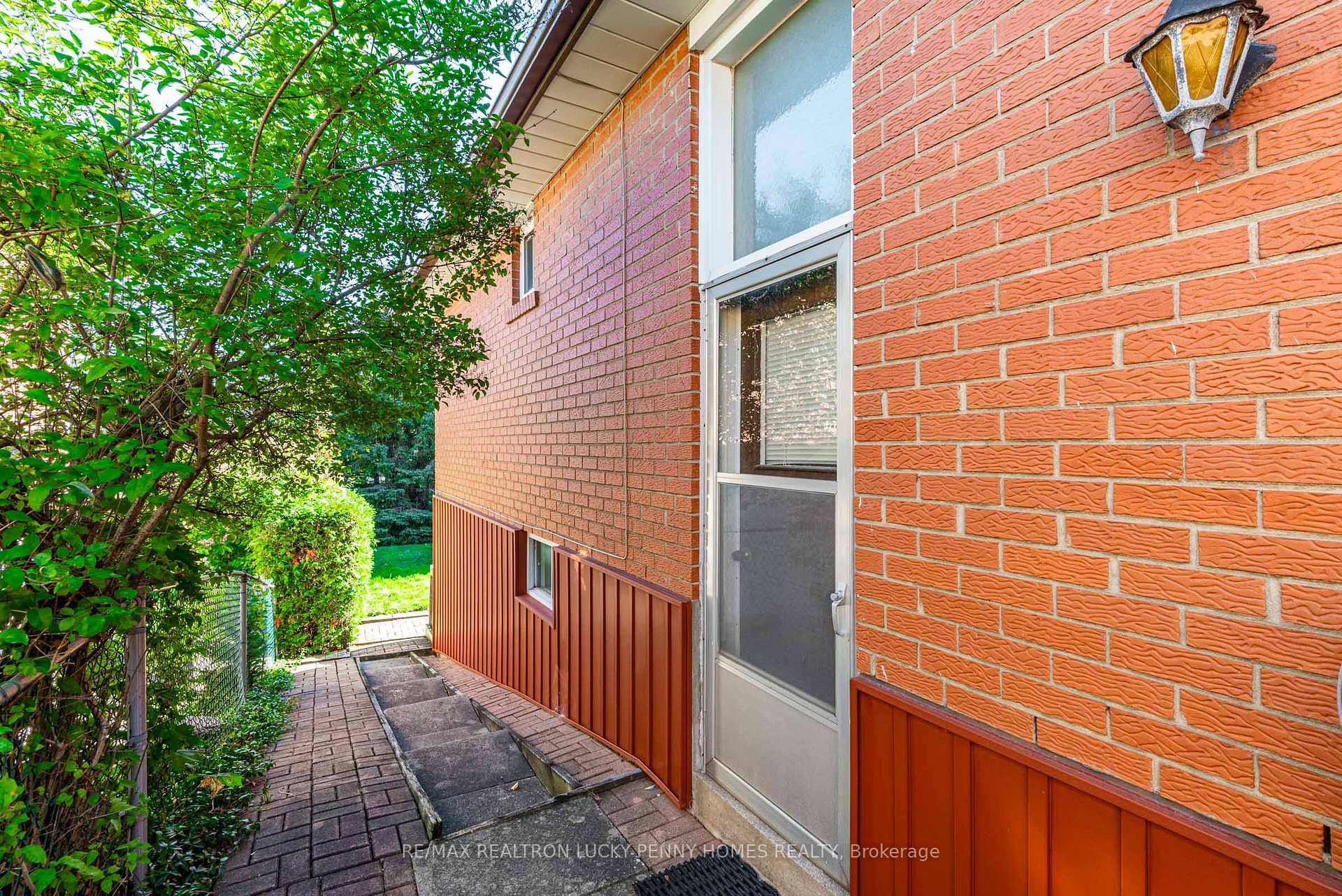 Photo 26 of 7 Friar Tuck Road, Markham, Bullock — HOMEH