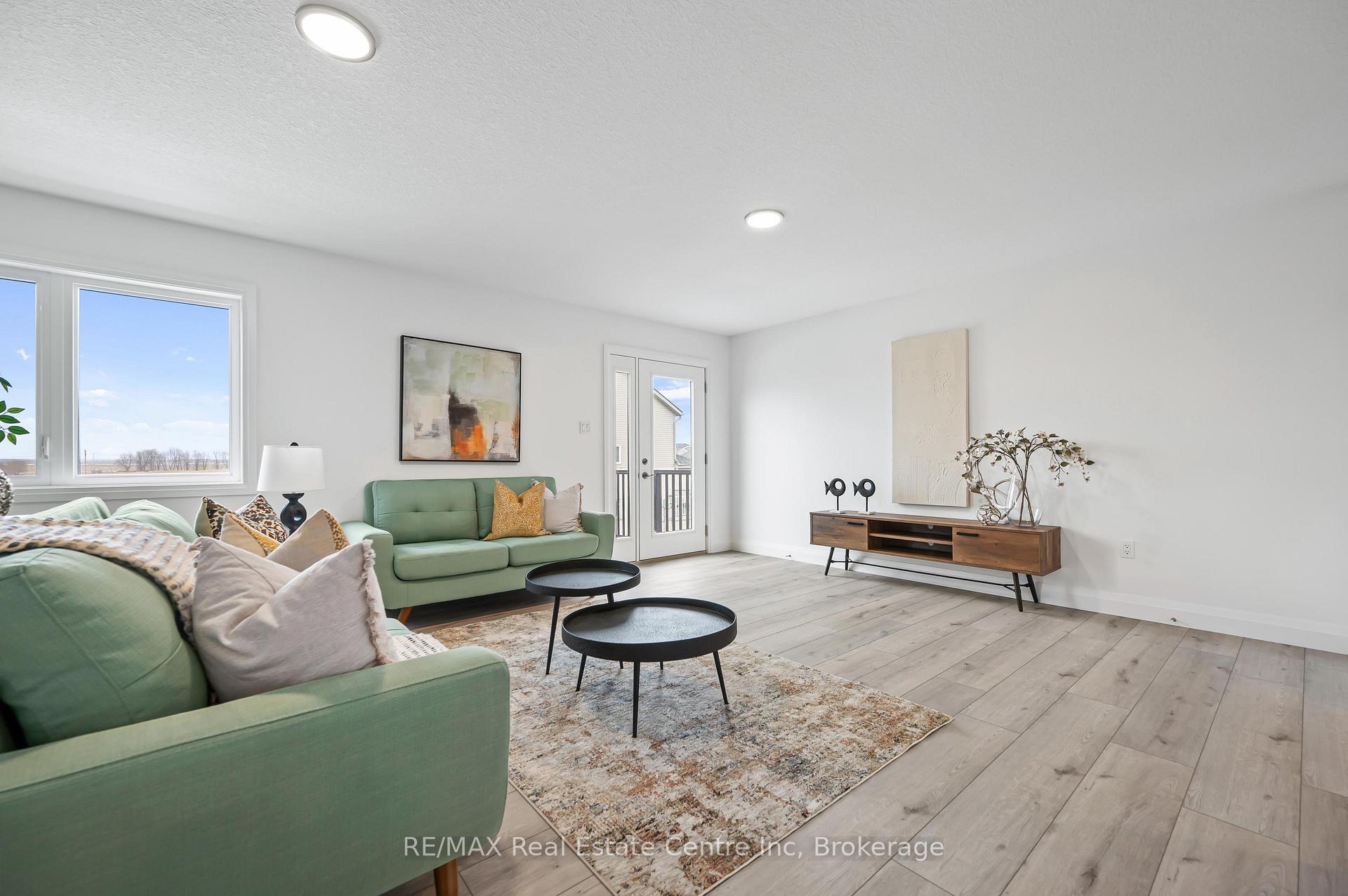 Photo 10 of Unit 6, 182 Bridge Crescent, Minto — HOMEH