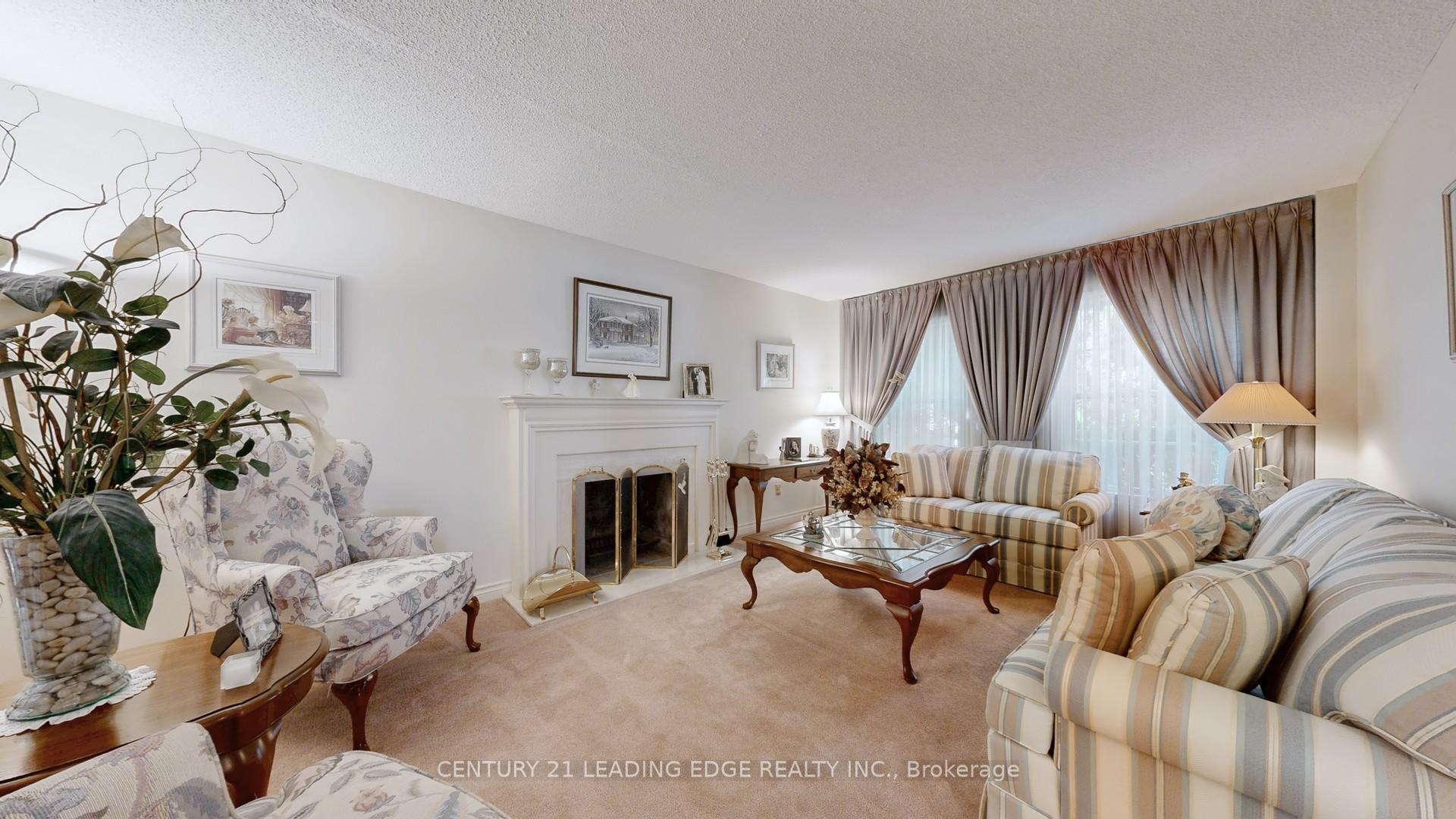 Photo 4 of 29 Addington Square, Markham, Unionville — HOMEH