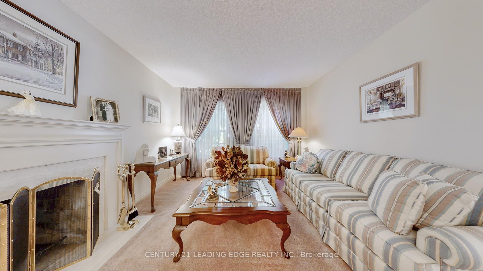 Photo 5 of 29 Addington Square, Markham, Unionville — HOMEH