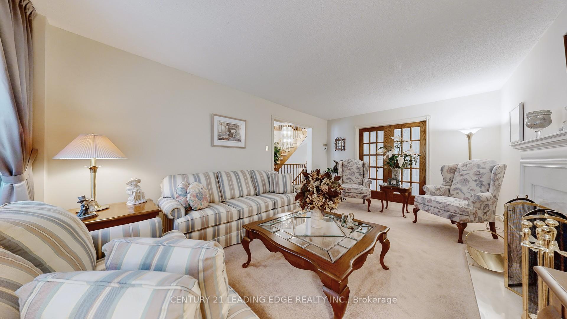 Photo 6 of 29 Addington Square, Markham, Unionville — HOMEH