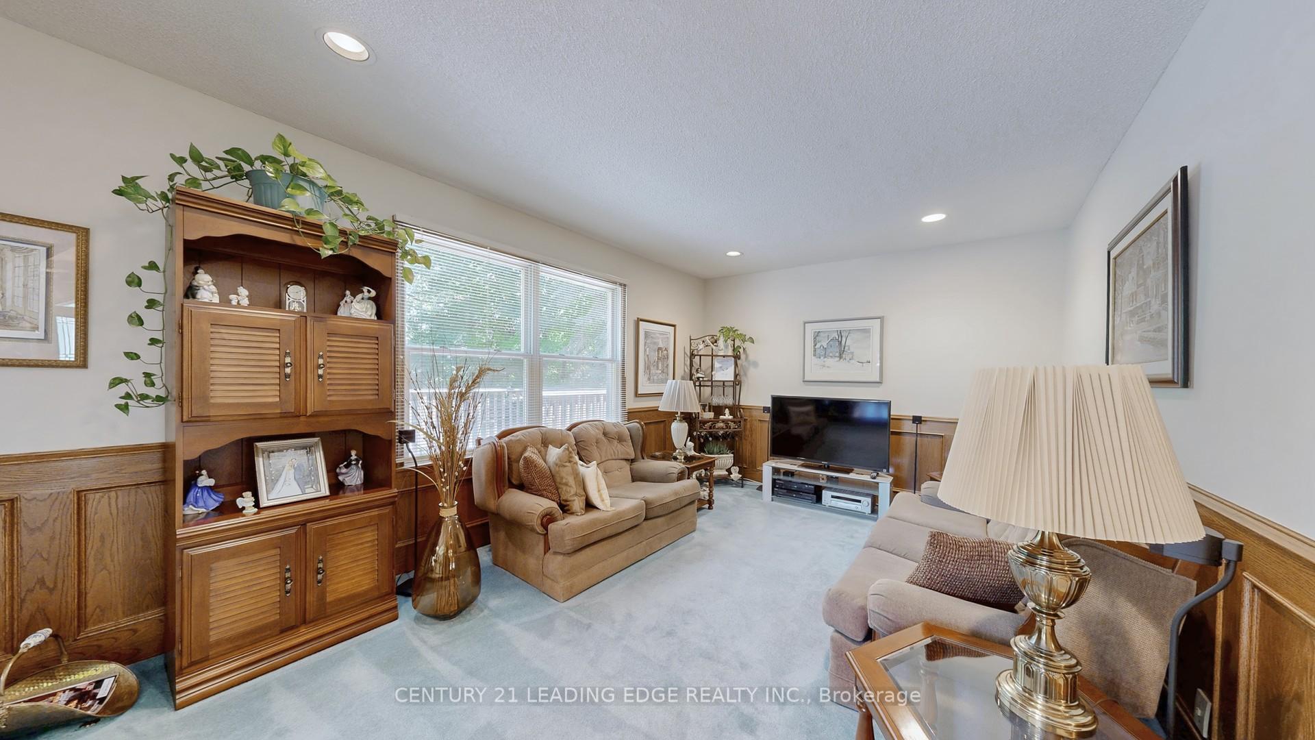 Photo 7 of 29 Addington Square, Markham, Unionville — HOMEH