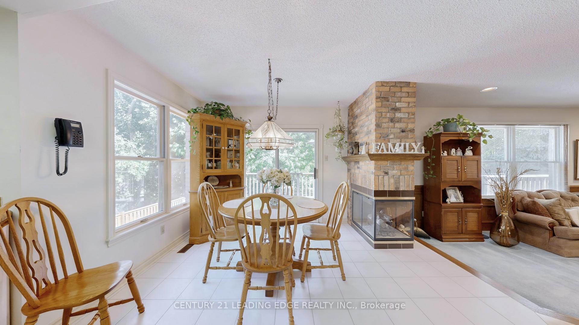Photo 12 of 29 Addington Square, Markham, Unionville — HOMEH