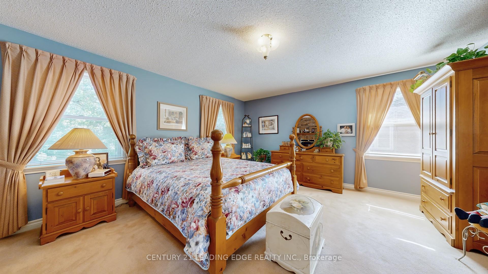 Photo 21 of 29 Addington Square, Markham, Unionville — HOMEH