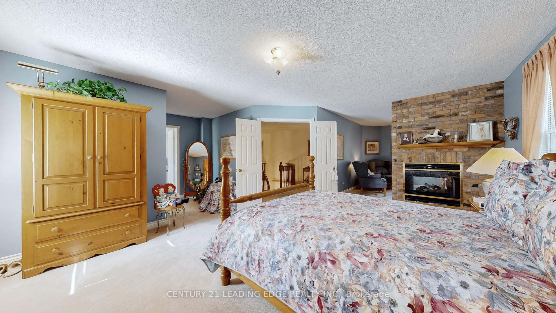 Photo 23 of 29 Addington Square, Markham, Unionville — HOMEH