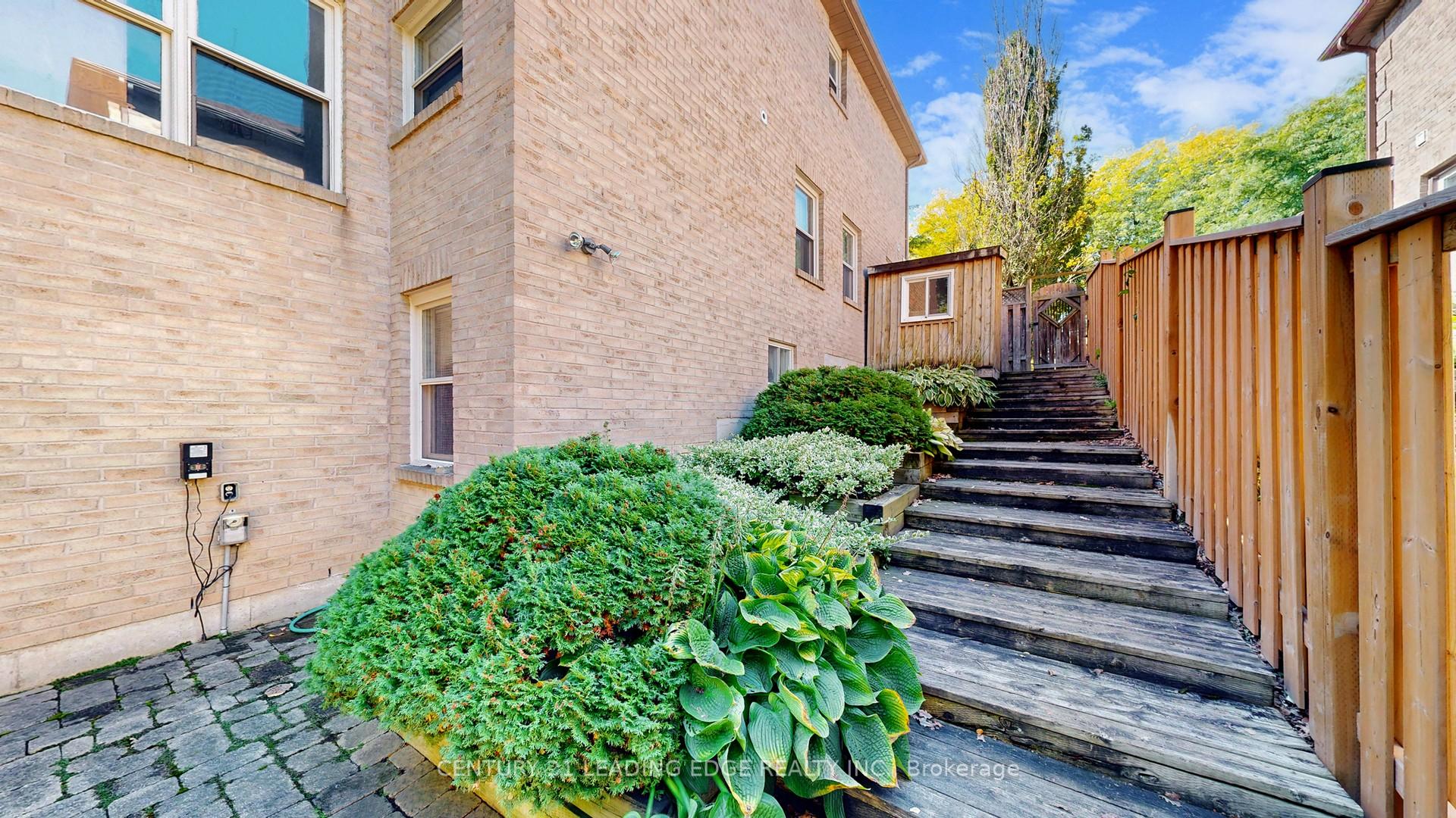 Photo 41 of 29 Addington Square, Markham, Unionville — HOMEH