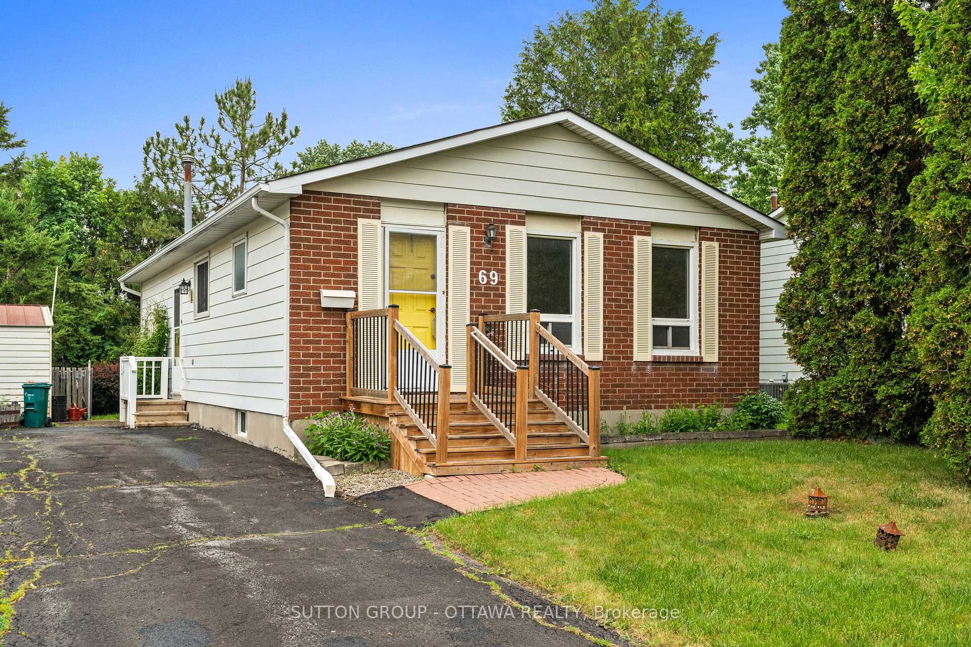Photo 2 of 69 Glamorgan Drive, Ottawa, Kanata - Glencairn/Hazeldean — HOMEH