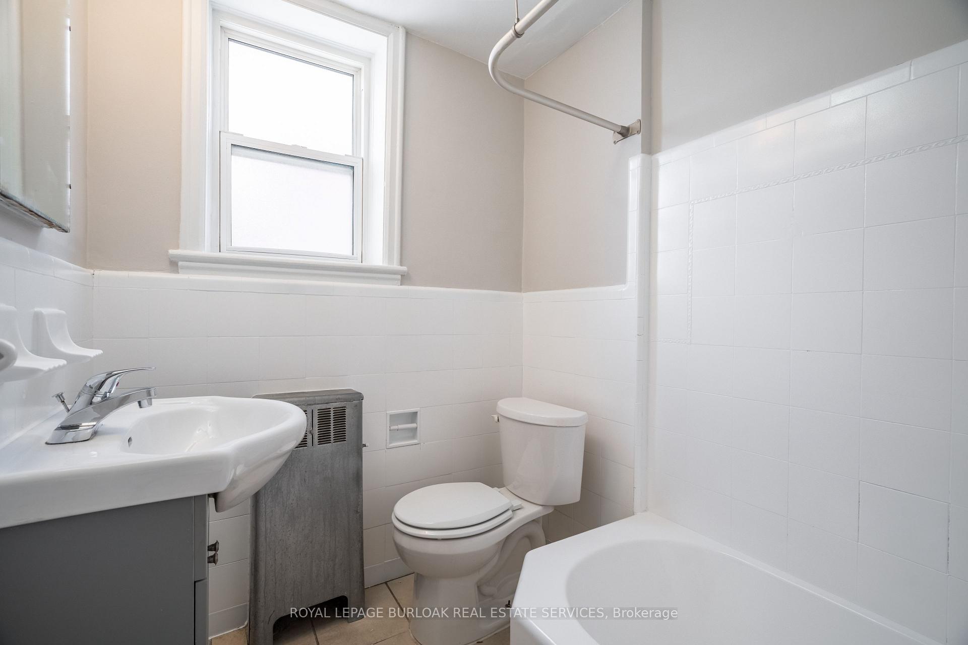 Photo 16 of Unit 5, 3 Webber Avenue, Hamilton, Stinson — HOMEH