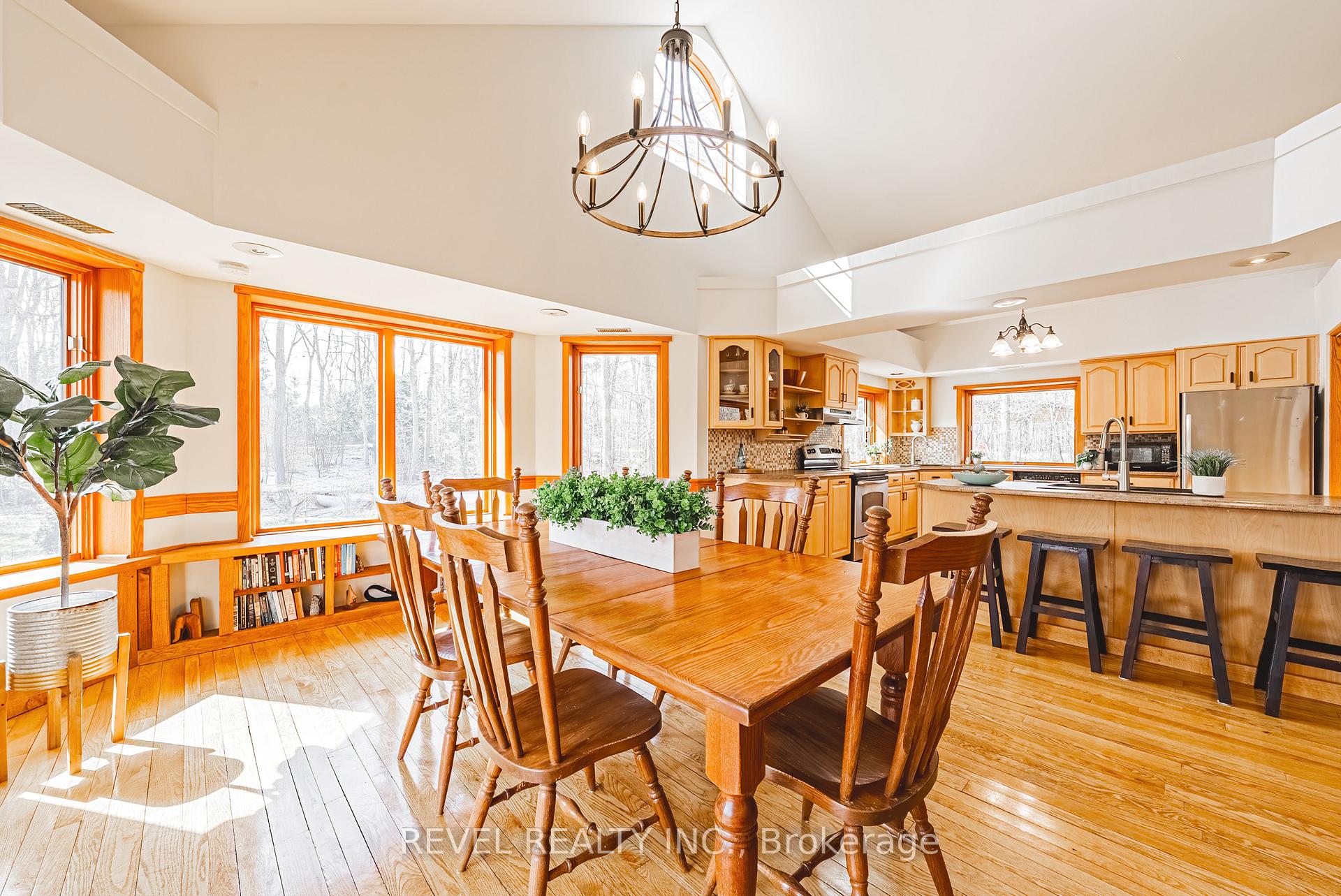 Photo 10 of 1325 3 Side Road, Milton, Campbellville — HOMEH