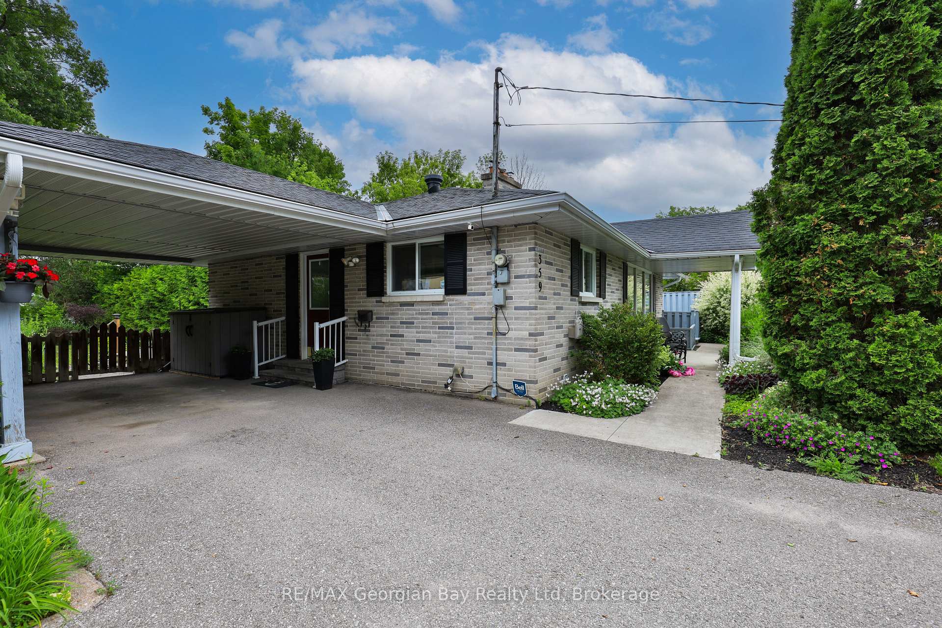 Photo 2 of 359 Fifth Street, Midland — HOMEH