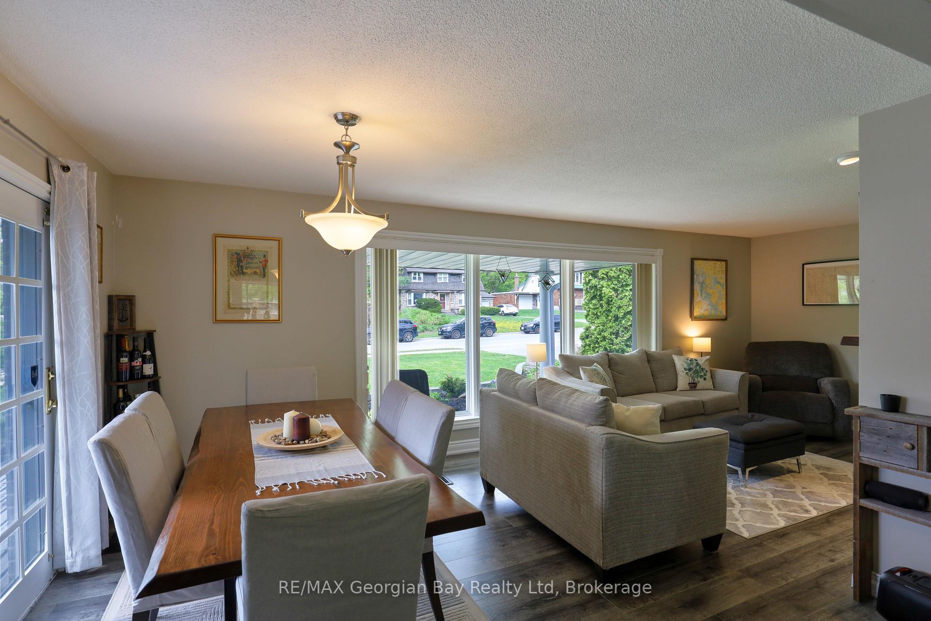Photo 9 of 359 Fifth Street, Midland — HOMEH