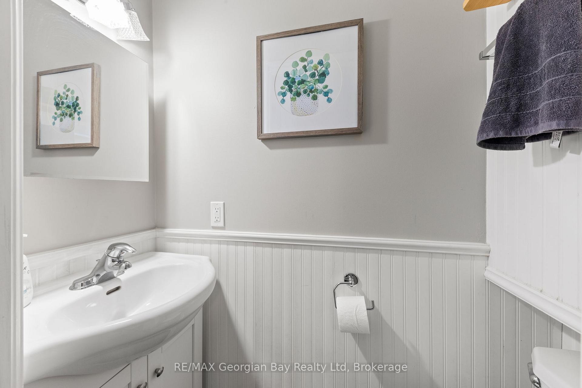 Photo 15 of 359 Fifth Street, Midland — HOMEH
