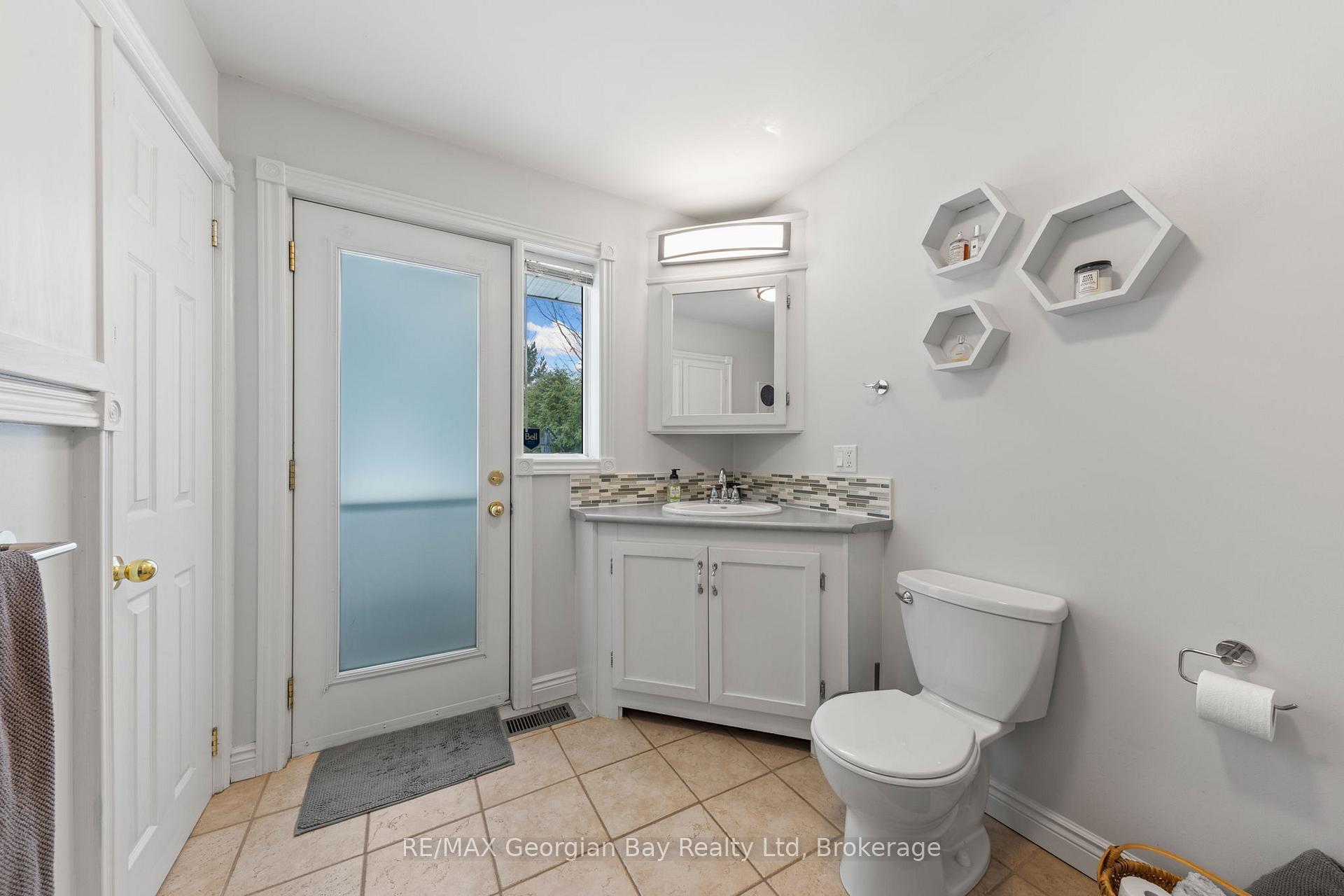 Photo 19 of 359 Fifth Street, Midland — HOMEH