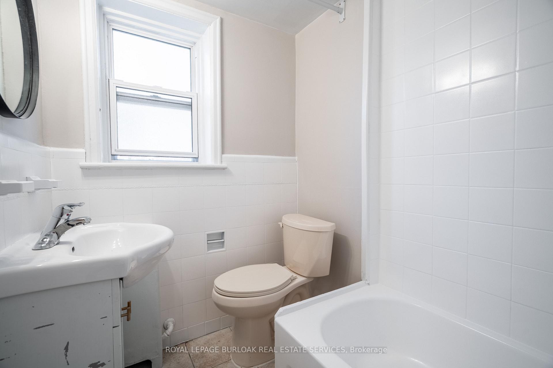 Photo 13 of Unit 1, 3 Webber Avenue, Hamilton, Stinson — HOMEH