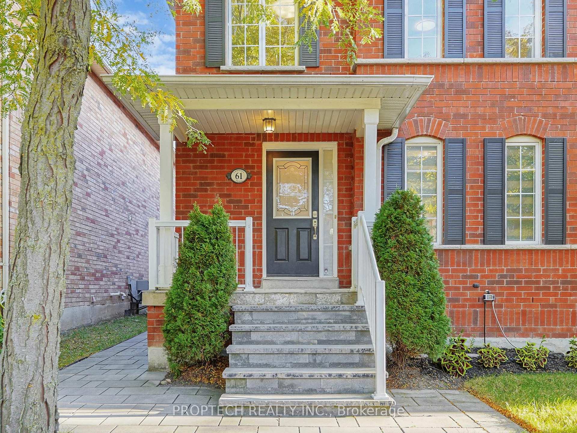 Photo 2 of 61 Cariglia Trail, Markham, Village Green-South Unionville — HOMEH