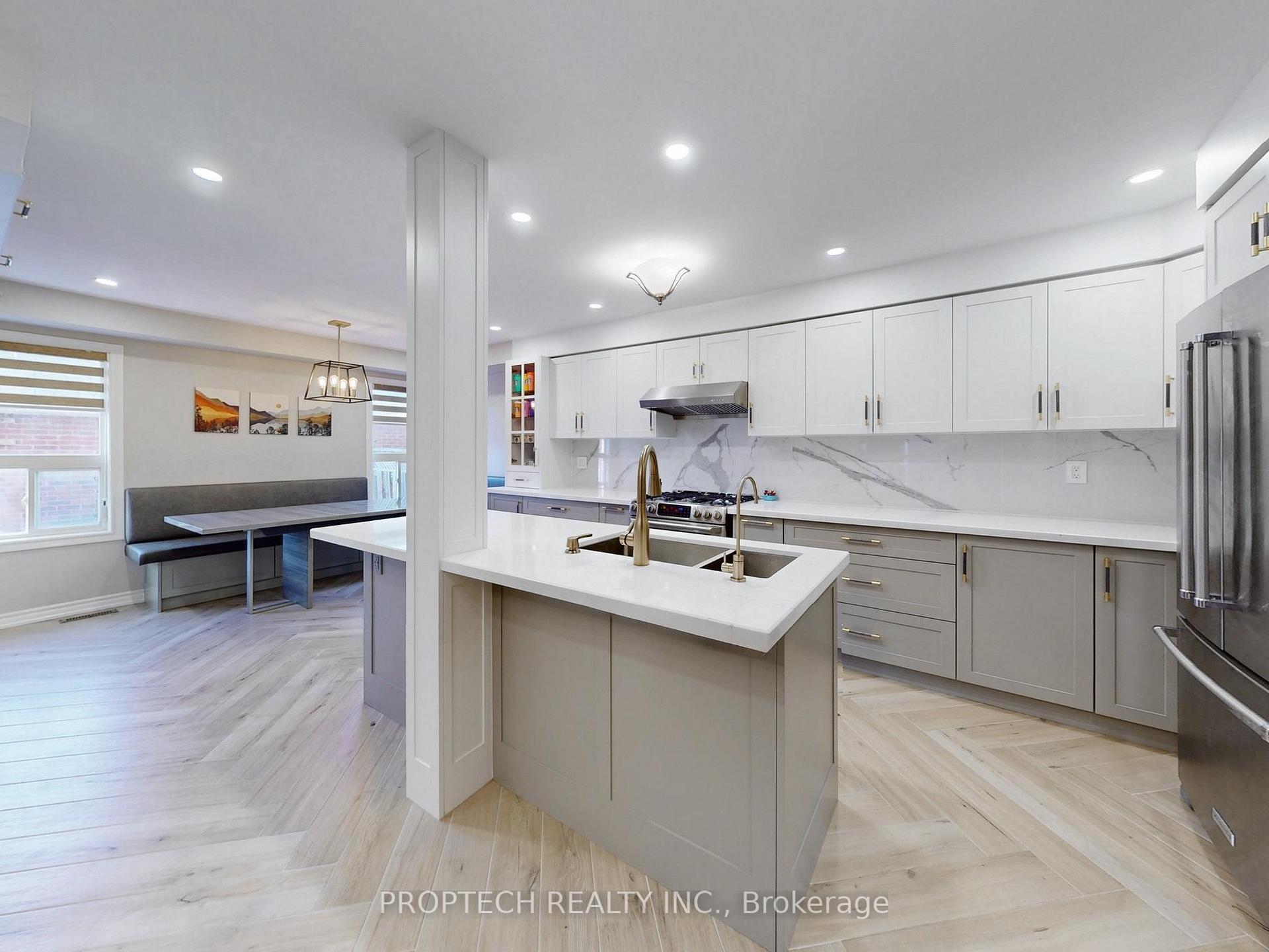 Photo 10 of 61 Cariglia Trail, Markham, Village Green-South Unionville — HOMEH